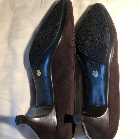 Aquatalia by Marvin K Logic Kitten Heel Pumps 10 - Picture 4 of 4